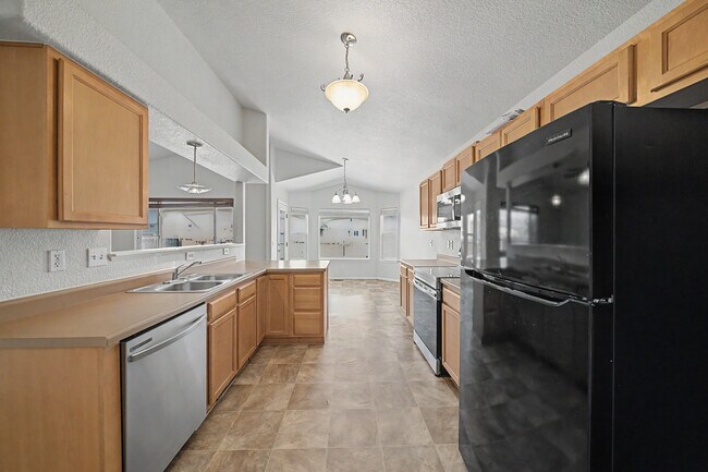 Building Photo - 6260 Roundup Butte St