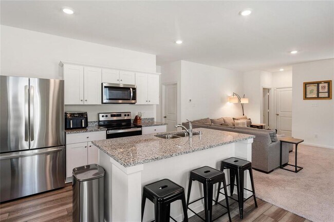 Building Photo - 10138 California Lily Ln
