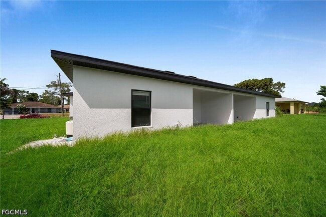 Building Photo - 4986 Fairway Ct