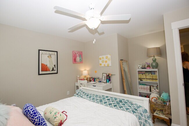 Building Photo - "Charming 4-Bedroom Retreat with Fireplace and 3 Full Baths in Aberdeen!"