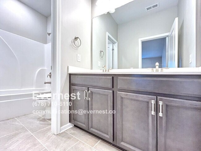 Building Photo - 355 Caledonia Ct