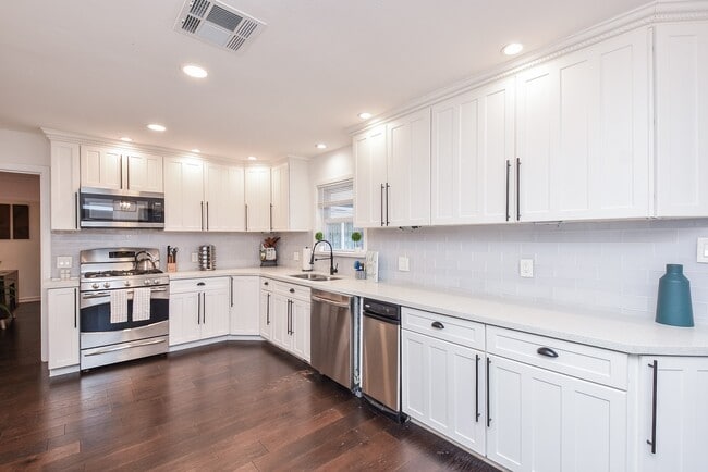 Building Photo - 4125 Lymbar Dr