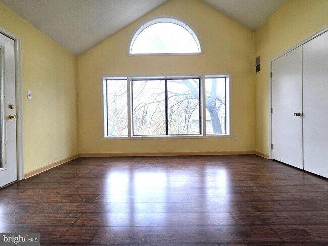 Building Photo - 58 Windbrooke Cir
