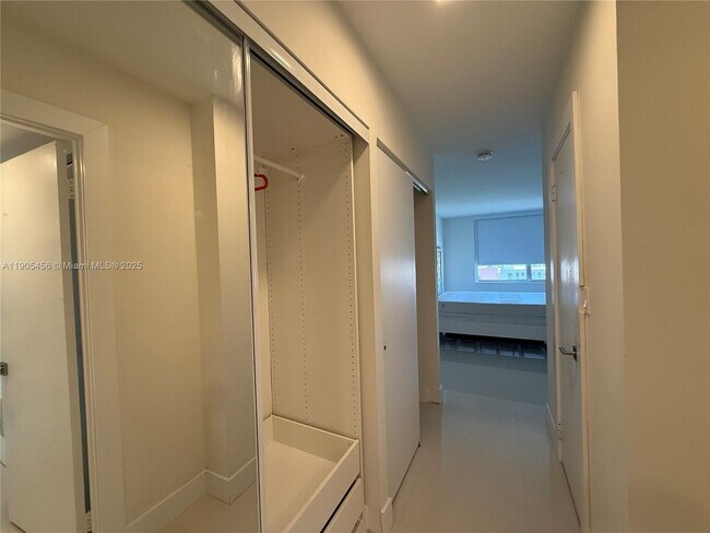 Building Photo - 2780 NE 183rd St