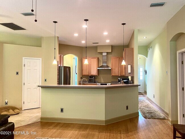 Building Photo - 8699 Canopy Oaks Dr