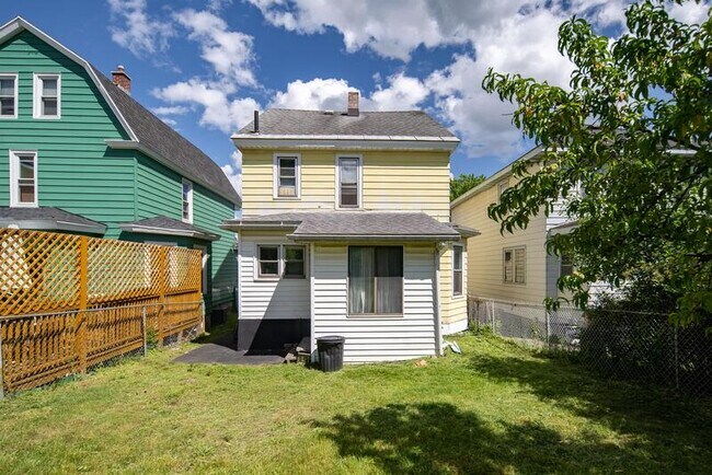 Building Photo - 207 7th Ave