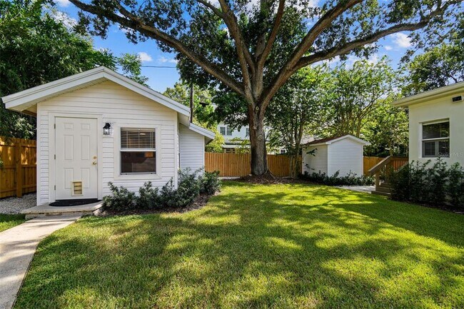 Building Photo - 2918 W Coachman Ave