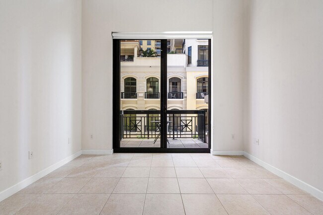Building Photo - 801 S Olive Ave