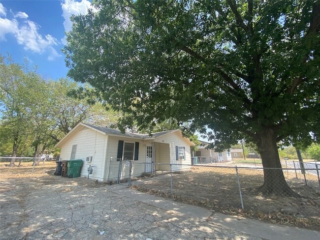 Building Photo - 1813 Wayne St