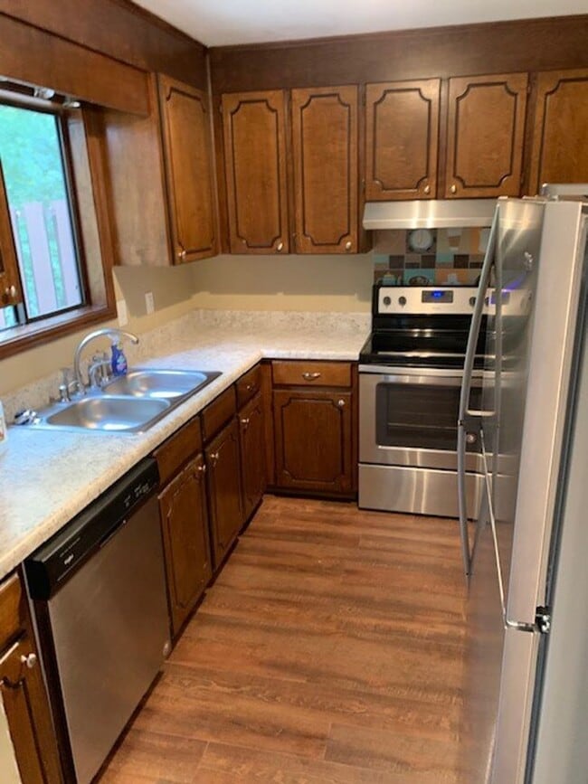 Building Photo - 317 Rock Knoll Dr