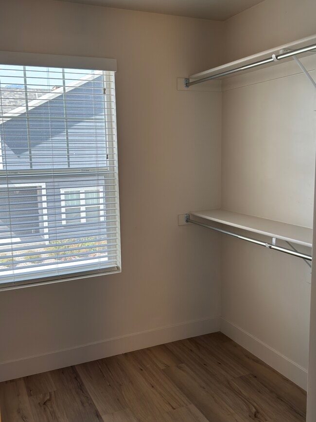 Building Photo - 4819 Summerfield Dr