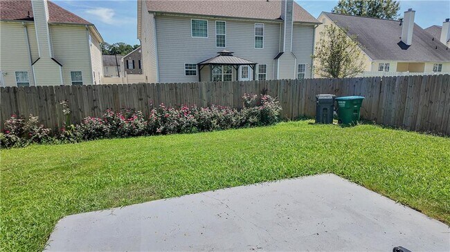 Building Photo - 2760 Rusticwood Dr SW