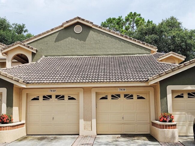 Building Photo - 7838 Sugar Bend Dr