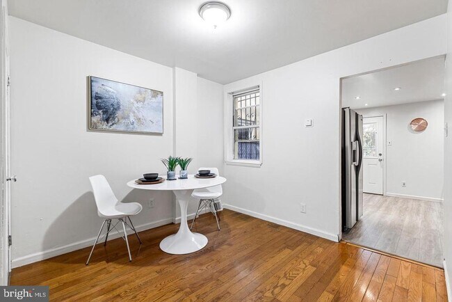 Building Photo - 1824 N Taney St