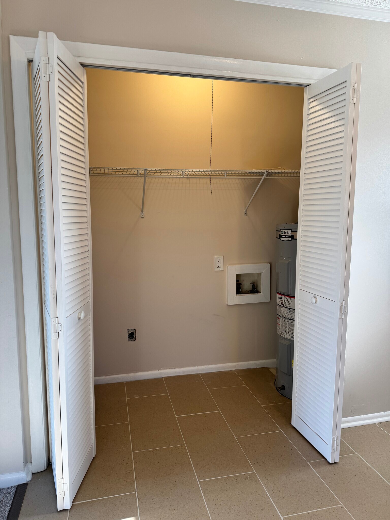 Building Photo - 308 E Tiverton Way