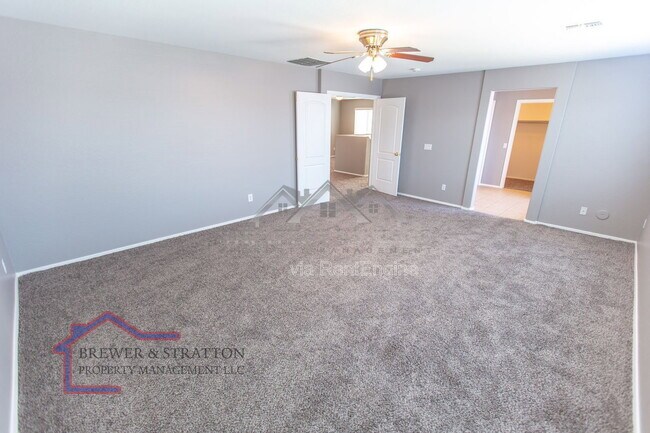 Building Photo - 6427 S 71st Dr