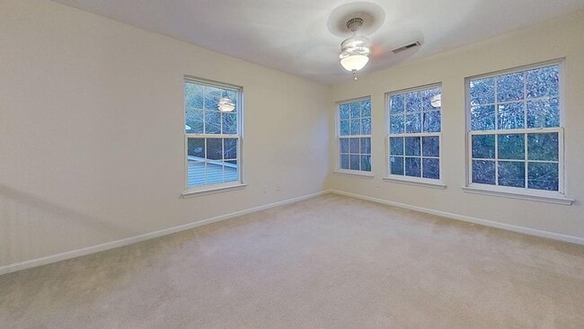 Building Photo - 3 bed / 2.5 bath - Move-in Ready 12/29/25