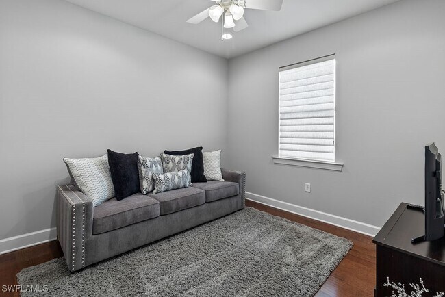 Building Photo - 16133 Camden Lakes Cir