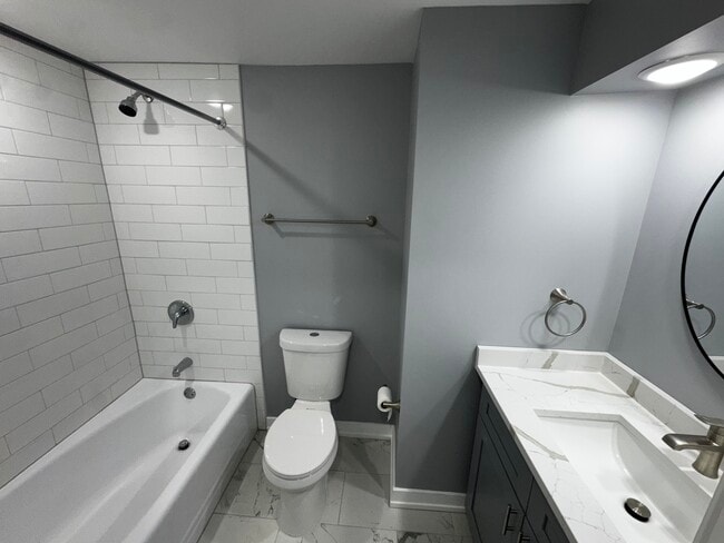 Building Photo - 4656 W 87th St