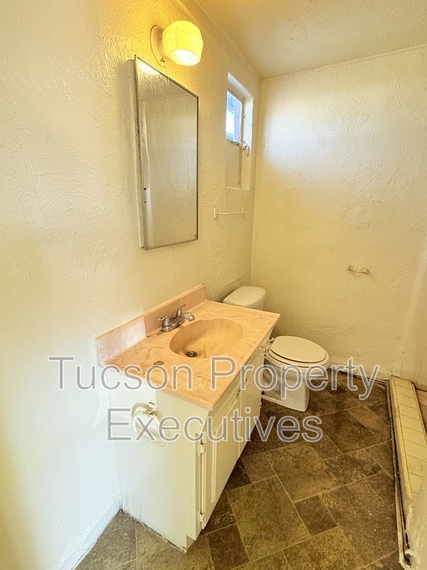 Building Photo - 3274 E Benson Hwy