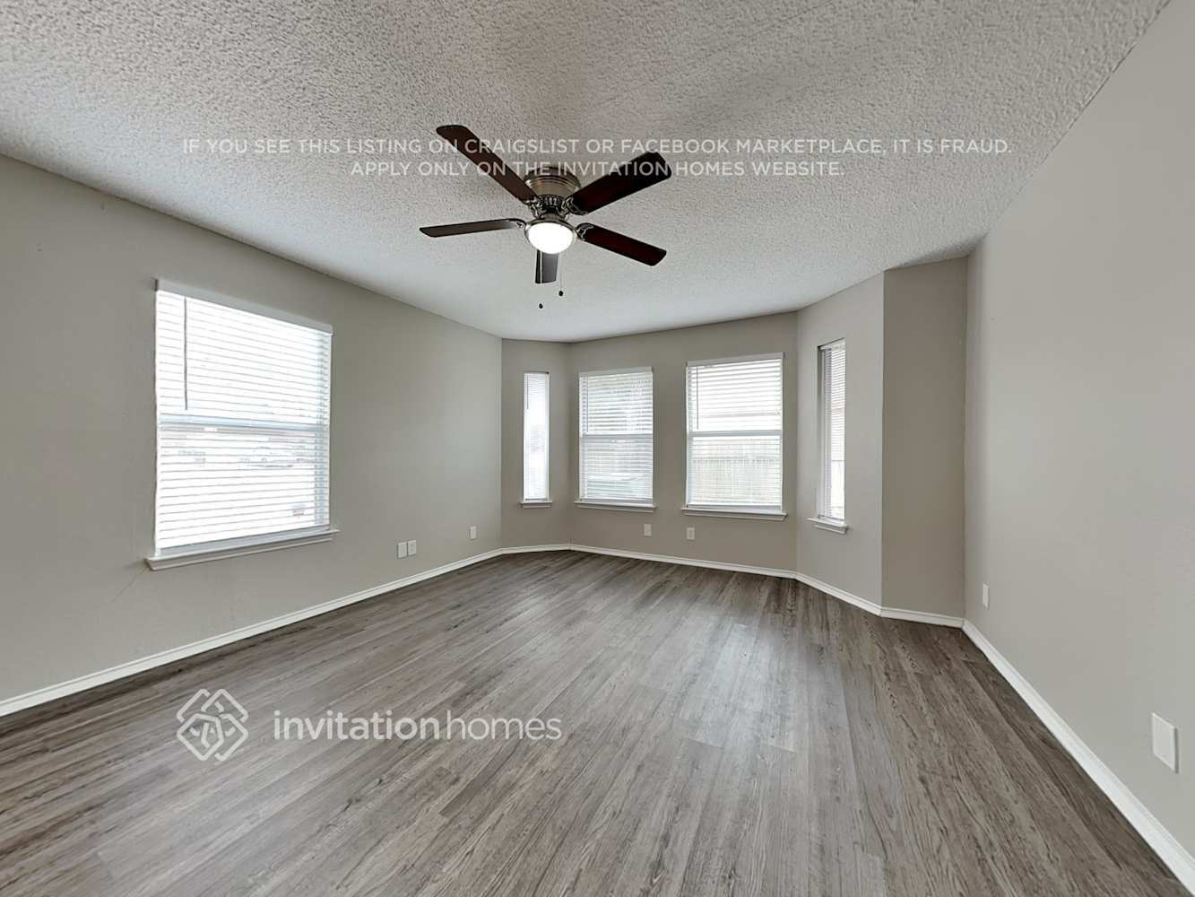 Building Photo - 1001 Apache Oaks Dr