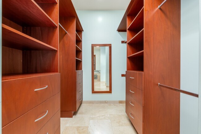 Building Photo - 44-113-113 Bayview Haven Pl