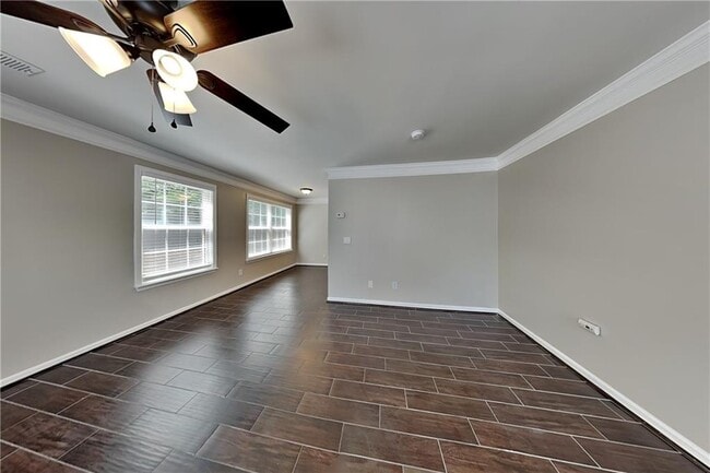 Building Photo - 158 Oak Grove Pl