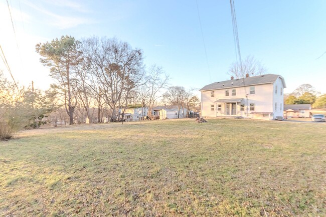 Building Photo - Renovated 3 bed 1 bath in Old Hickory Vill...