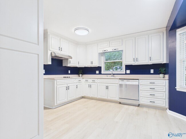 Building Photo - 6808 Jones Valley Dr SE