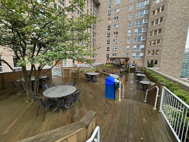 15th floor outdoor patio - 433 S 7th St