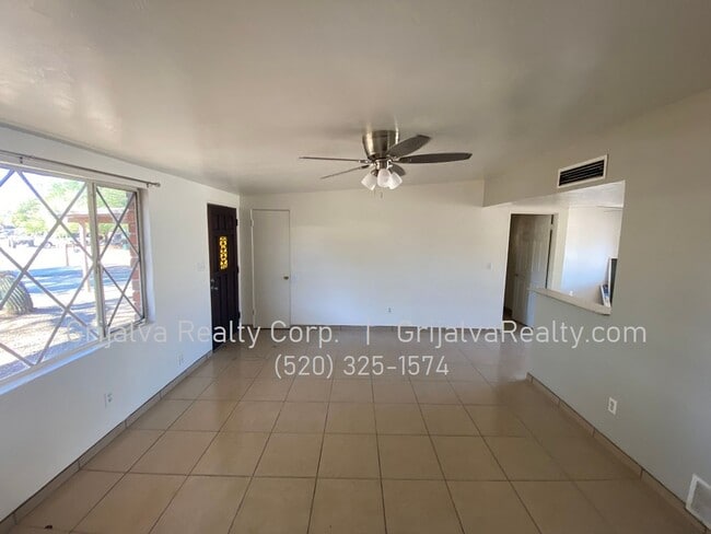 Building Photo - 2116 W Calle Fortunado