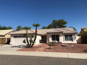 Building Photo - COMING SOON! 3 Bed/ 2 Bath Home in Arrowhead Lakes