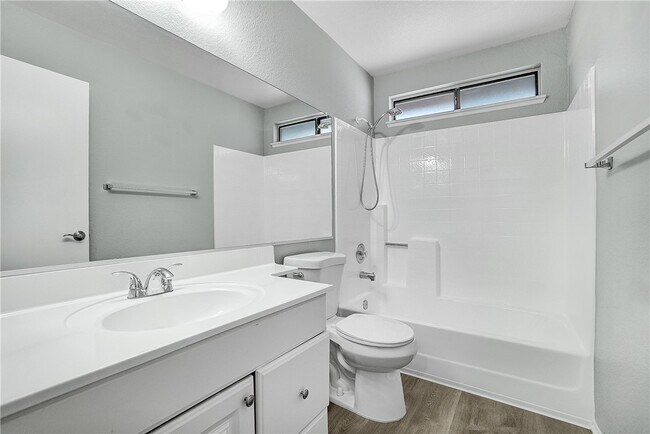 Building Photo - 1721 Viridan Ave