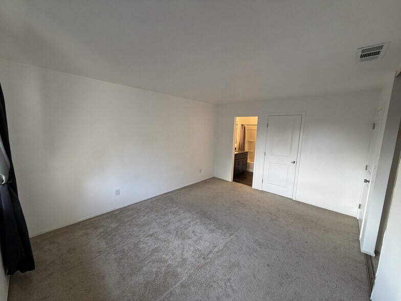 Building Photo - 3641 Clayton Rd