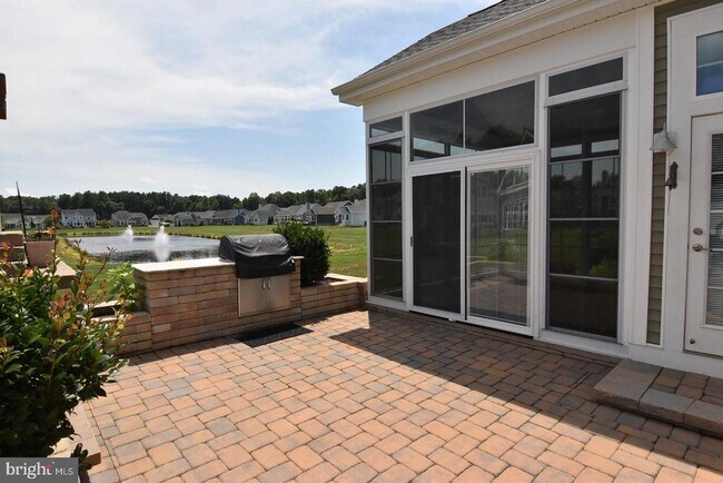 Building Photo - 16058 Rockport Dr