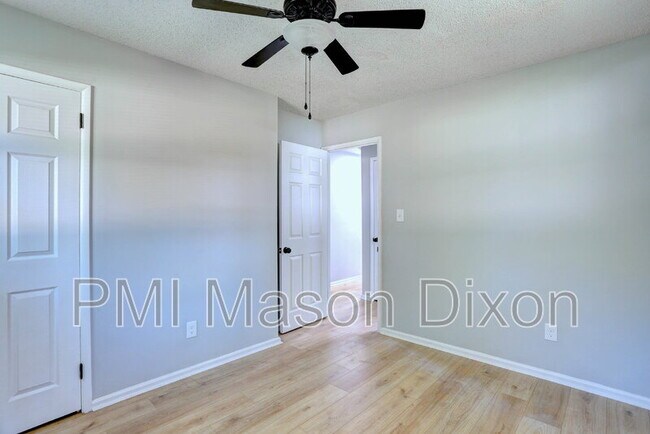 Building Photo - 8523 Fieldway Dr