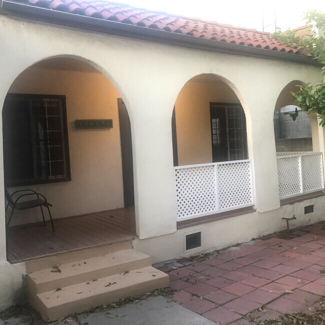Primary Photo - 14463 Dickens St