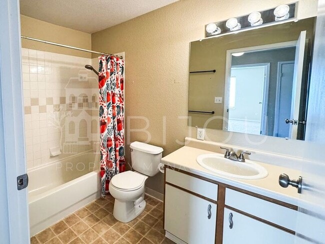 Building Photo - 2195 Alicia Point