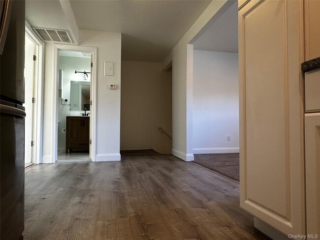 Building Photo - 67 Bailey Ct