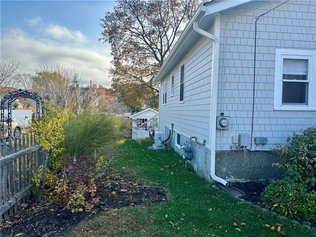 Building Photo - 54 Planet Ave