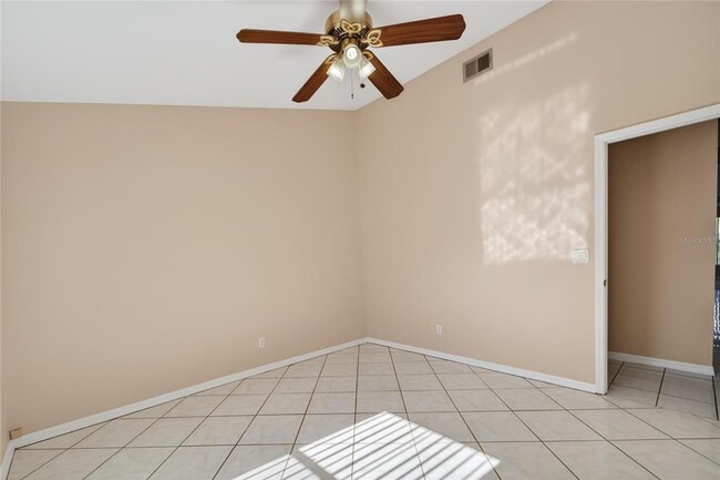 Building Photo - 4517 Oak River Cir