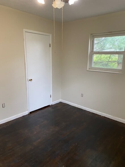 Building Photo - 4783 Skyline Dr