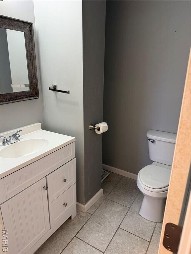 Building Photo - 1119 NORTH MCNIGHT ROAD | UNIVERSITY CITY 63132