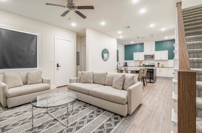 Building Photo - 10211 Las Nubes Ave