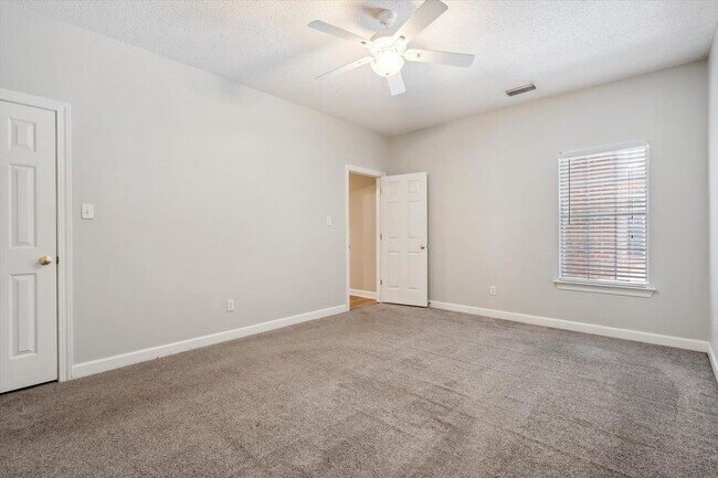 Building Photo - Upcoming Fairhope Listing!