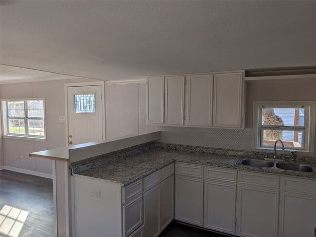 Building Photo - 4120 Avenue O