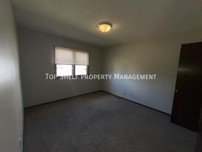 Building Photo - 9041 Carpenter Cir Dr