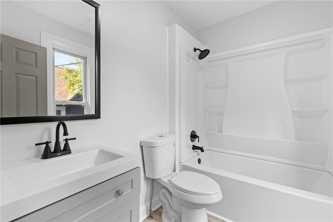 Building Photo - 26 Rowley St