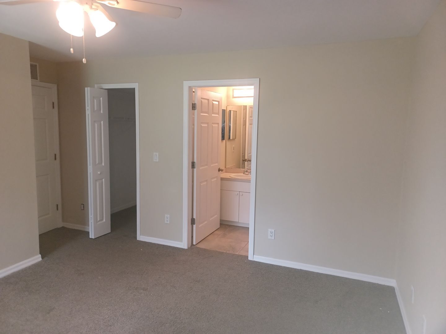 Building Photo - 1519 Nelson Rd N