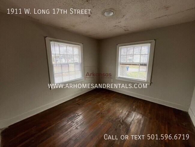 Building Photo - 1911 W Long 17th St